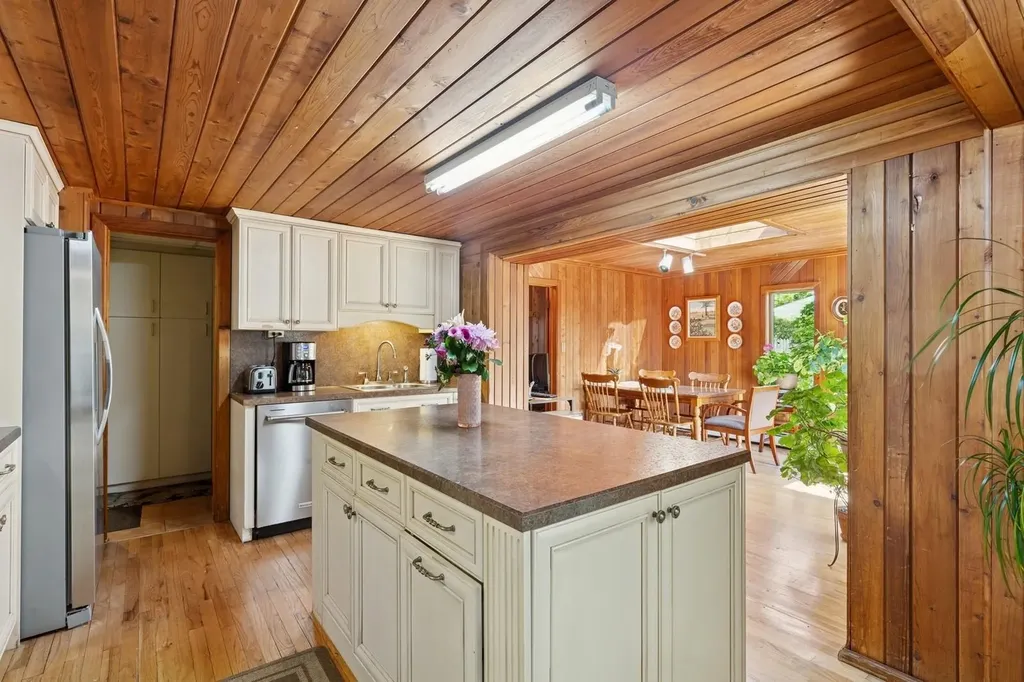 291 E Woodside Avenue East Patchogue NY 11772
