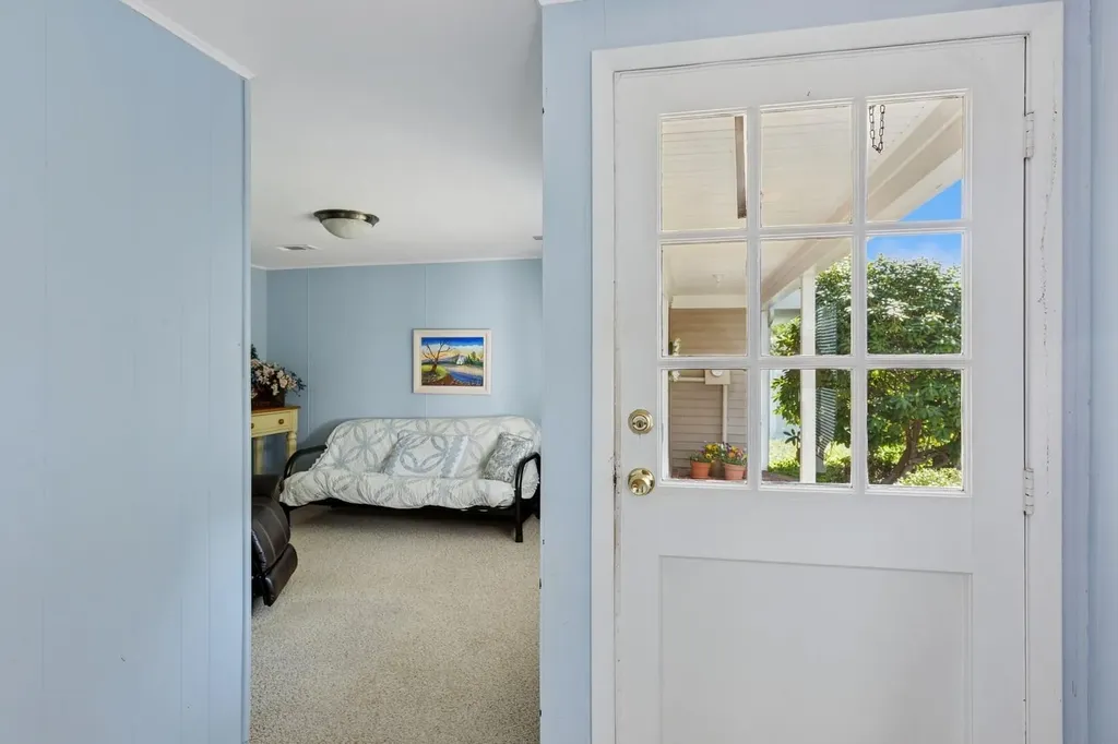 291 E Woodside Avenue East Patchogue NY 11772