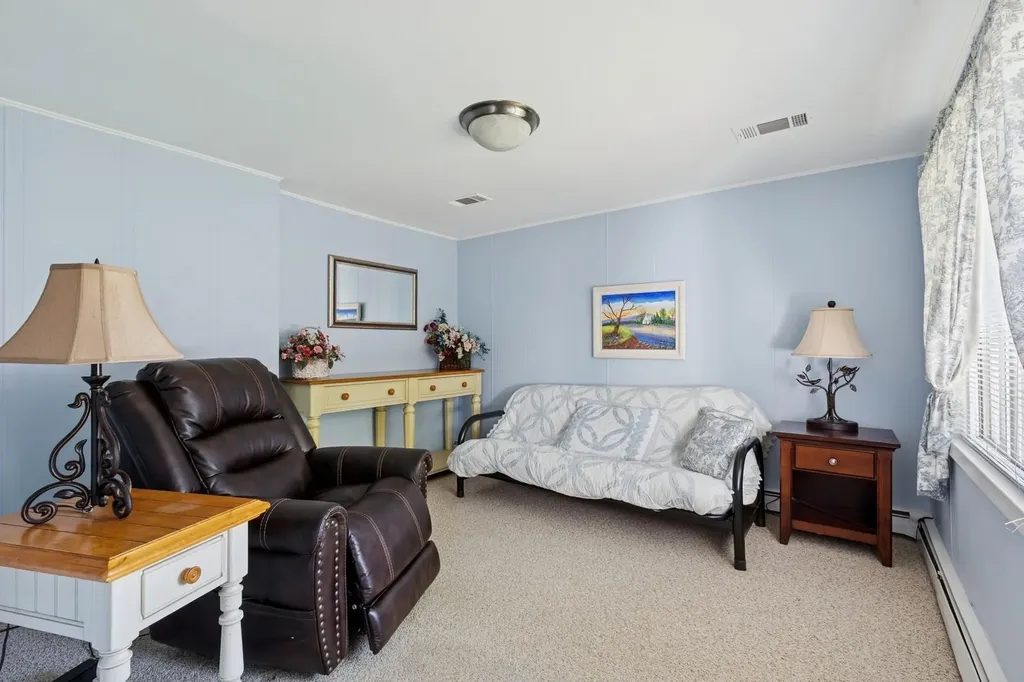 291 E Woodside Avenue East Patchogue NY 11772