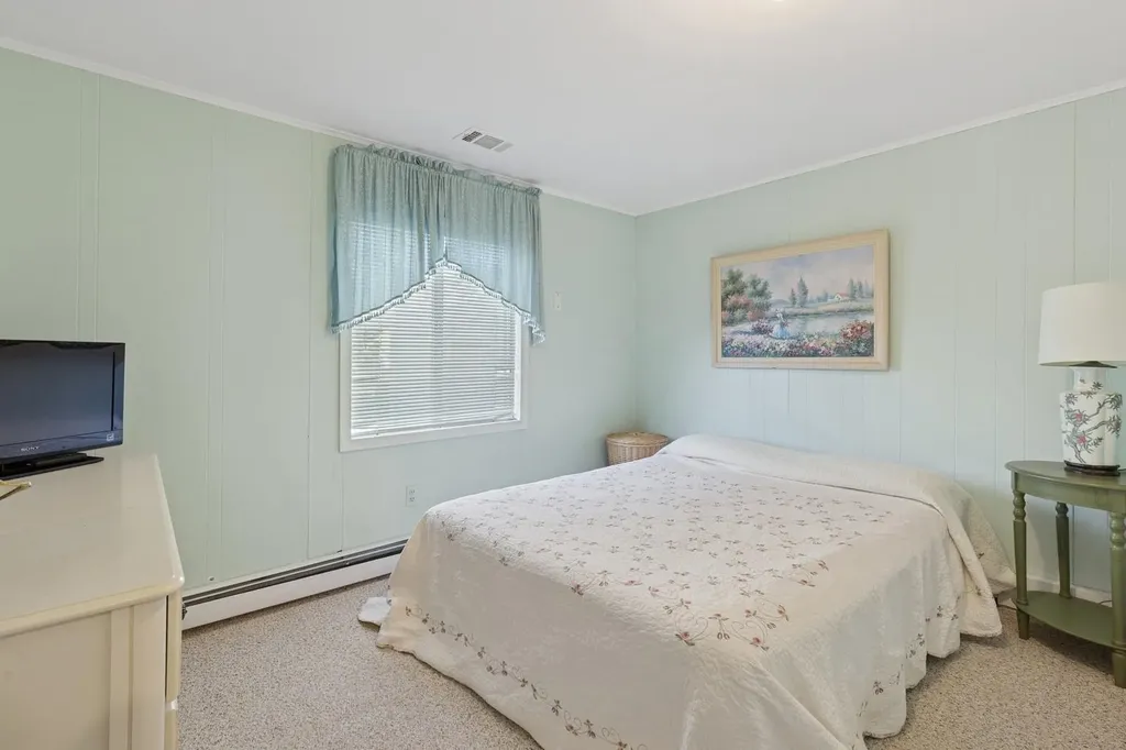 291 E Woodside Avenue East Patchogue NY 11772
