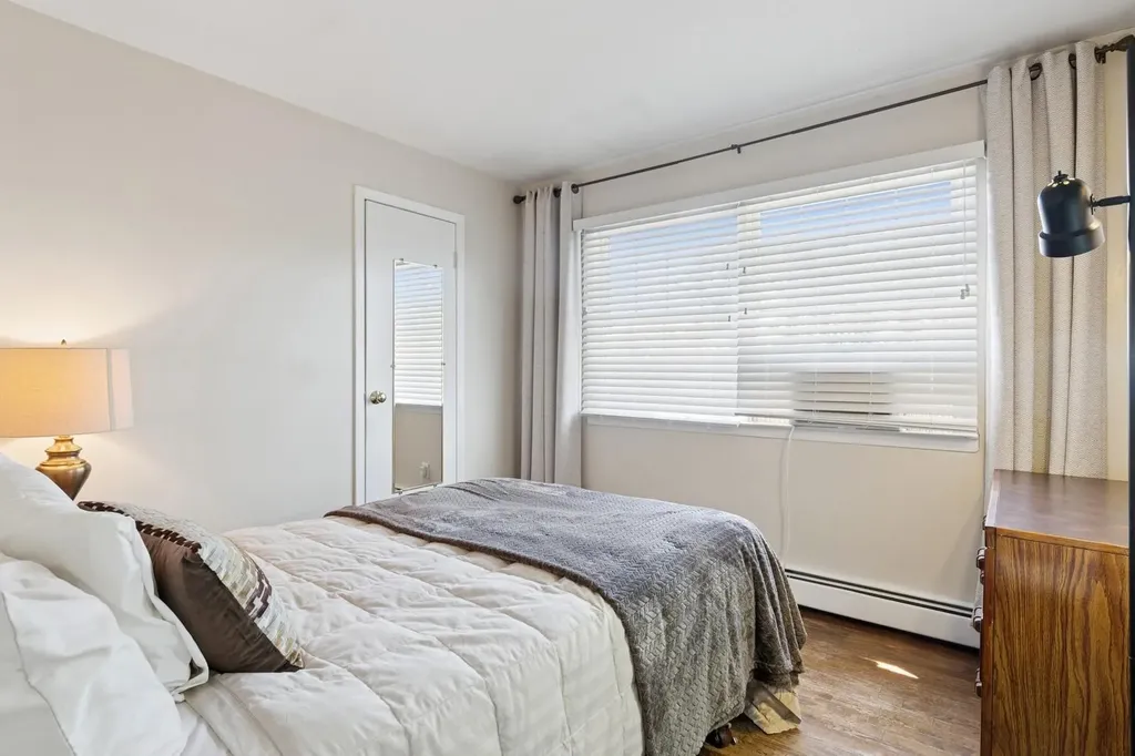 291 E Woodside Avenue East Patchogue NY 11772