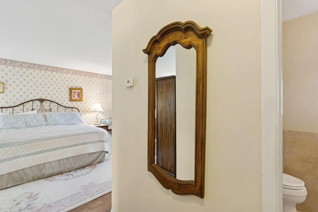 291 E Woodside Avenue East Patchogue NY 11772