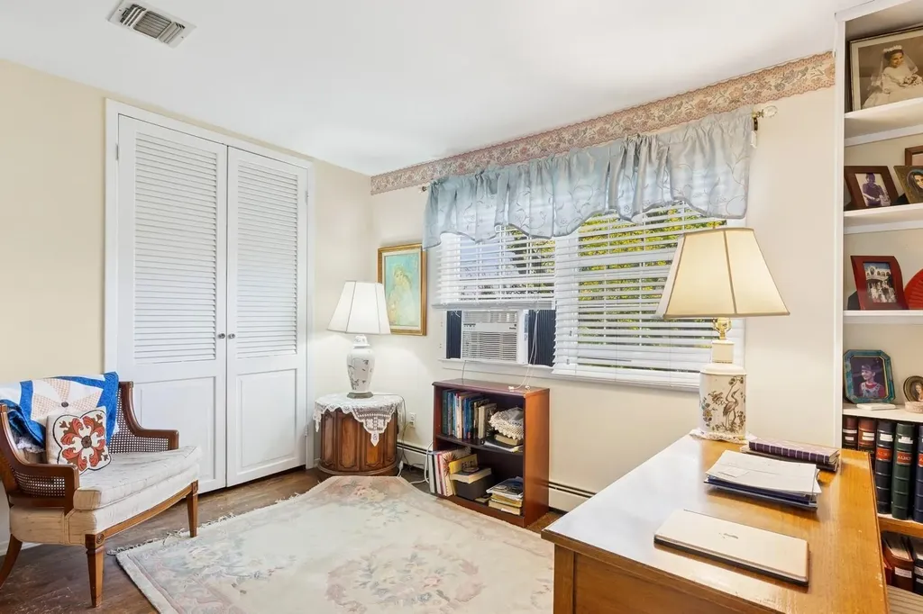 291 E Woodside Avenue East Patchogue NY 11772