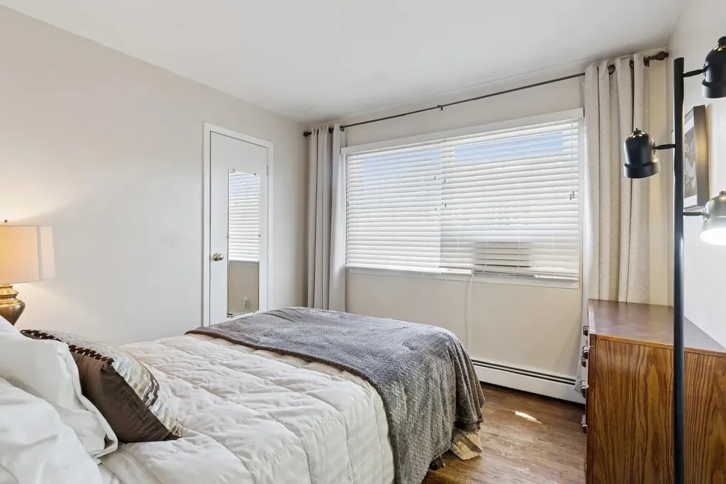 291 E Woodside Avenue East Patchogue NY 11772