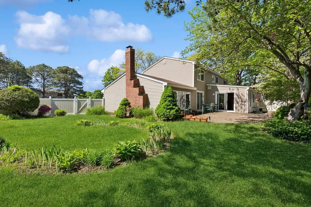 291 E Woodside Avenue East Patchogue NY 11772