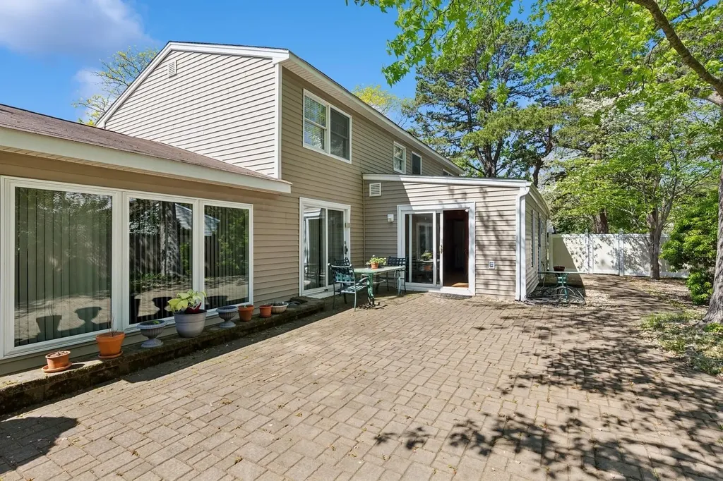 291 E Woodside Avenue East Patchogue NY 11772