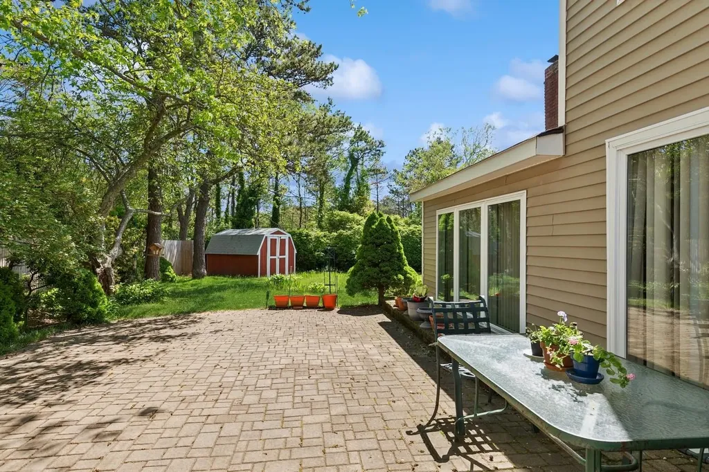 291 E Woodside Avenue East Patchogue NY 11772