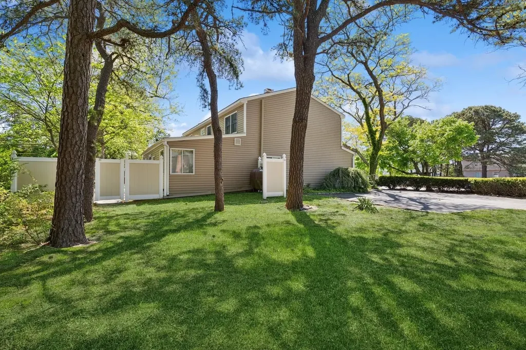 291 E Woodside Avenue East Patchogue NY 11772