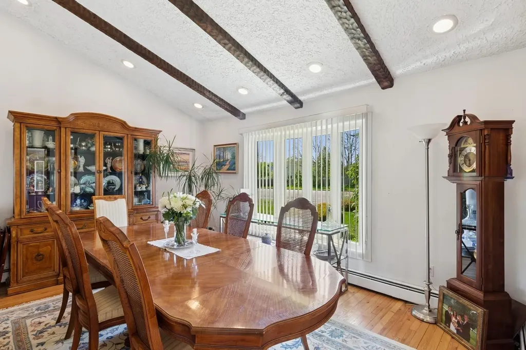 291 E Woodside Avenue East Patchogue NY 11772