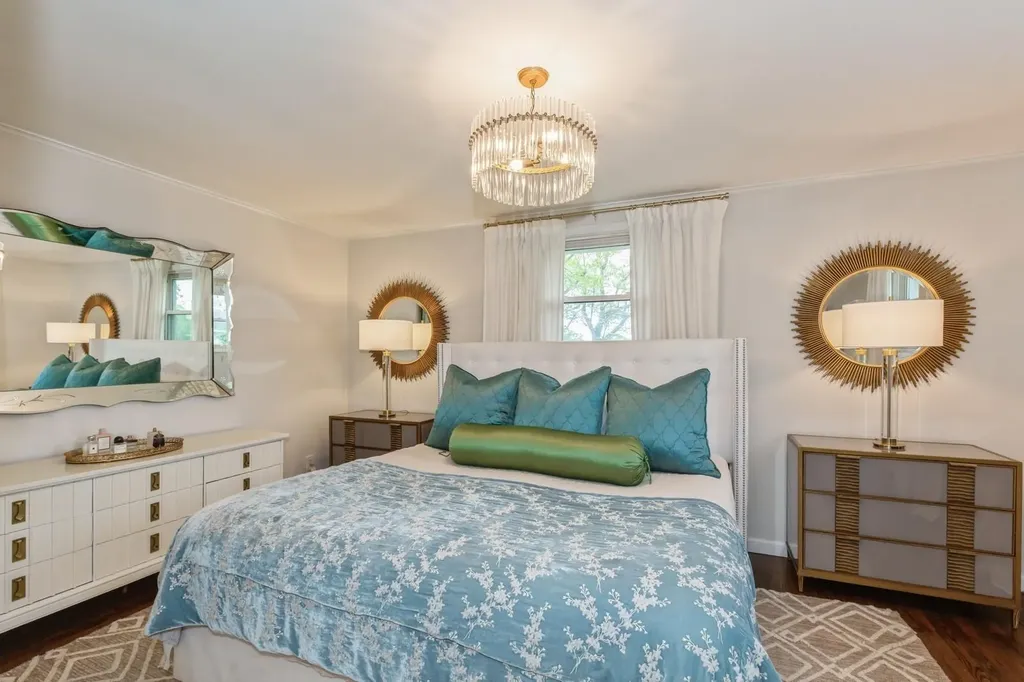 221 Schoenfeld Boulevard Patchogue NY 11772