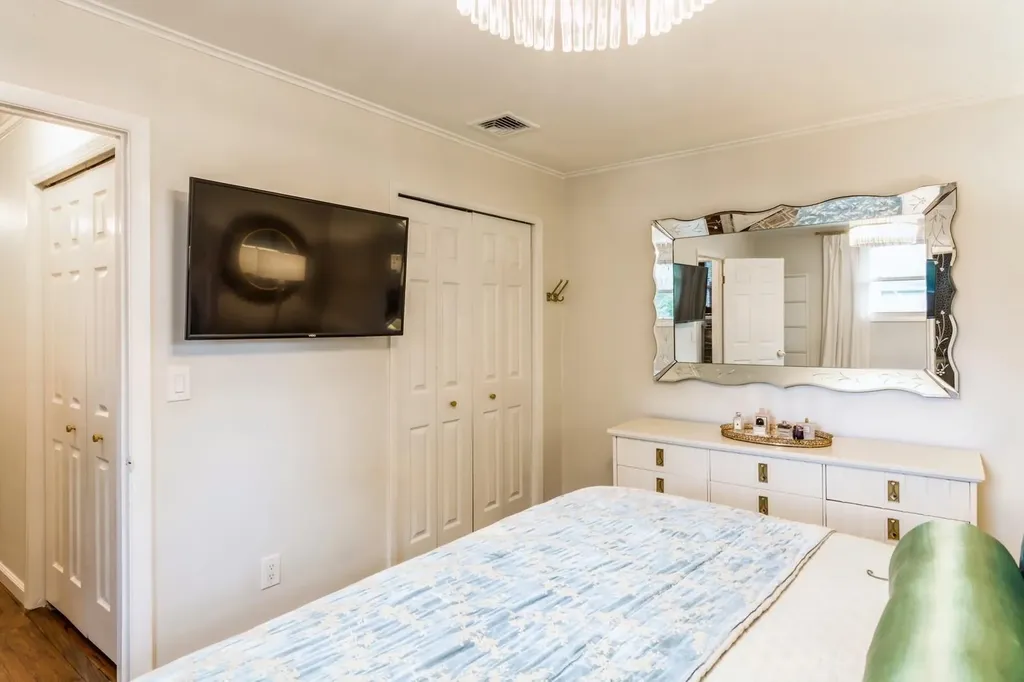 221 Schoenfeld Boulevard Patchogue NY 11772