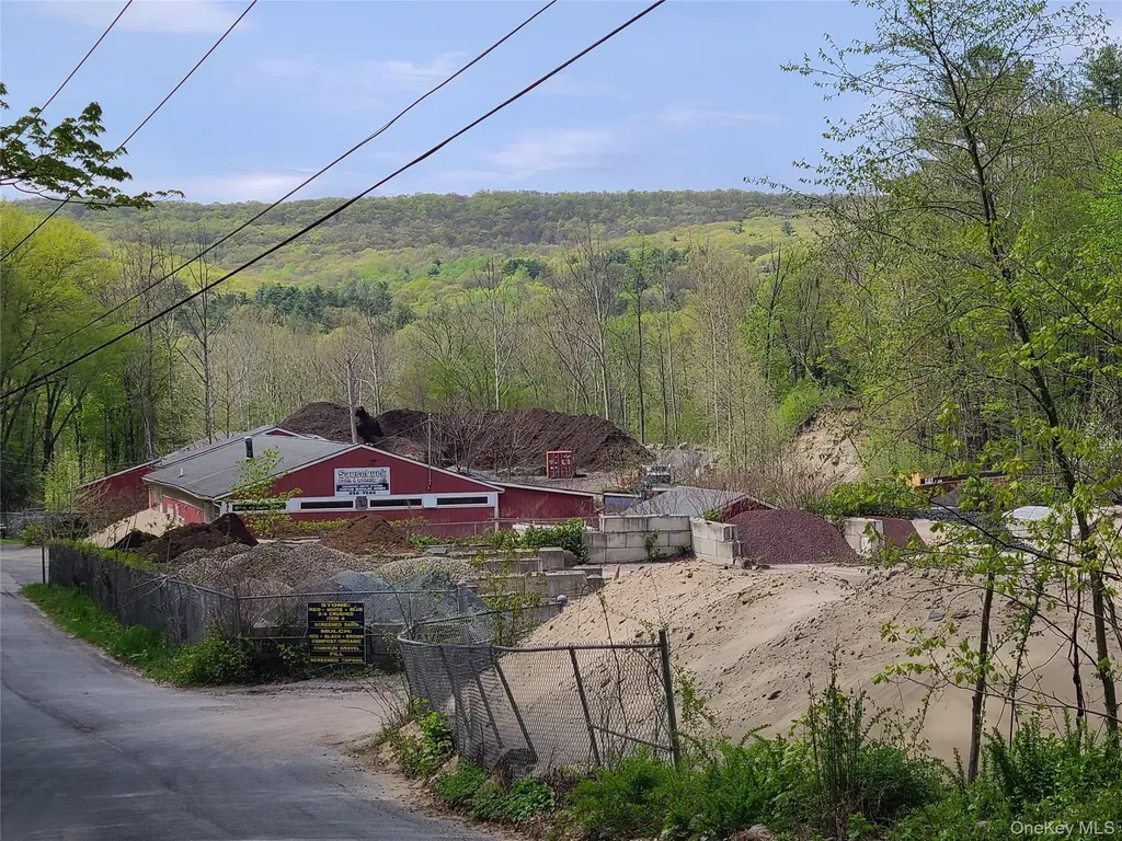 26 Hook Road Sparrowbush NY 12780
