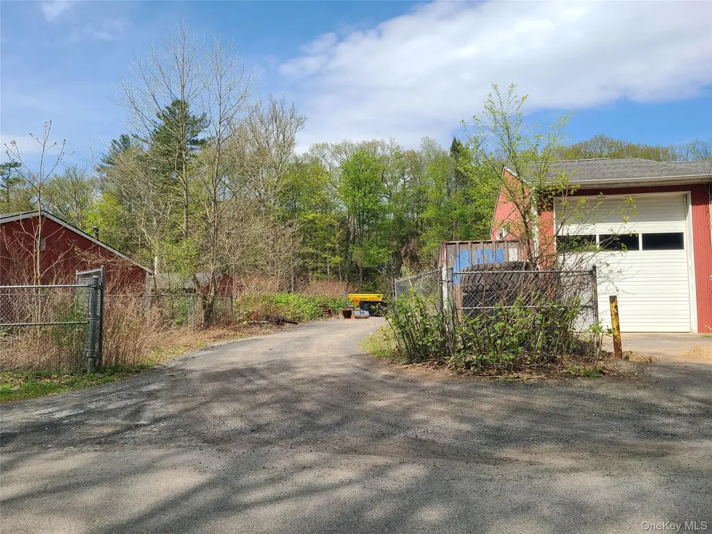 26 Hook Road Sparrowbush NY 12780