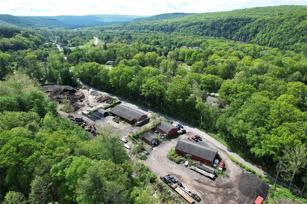 26 Hook Road Sparrowbush NY 12780