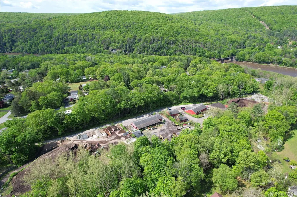 26 Hook Road Sparrowbush NY 12780