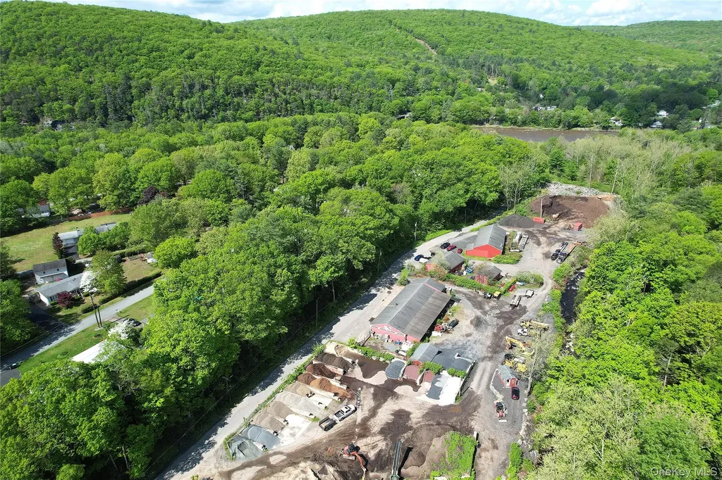26 Hook Road Sparrowbush NY 12780