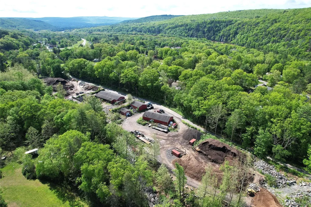 26 Hook Road Sparrowbush NY 12780