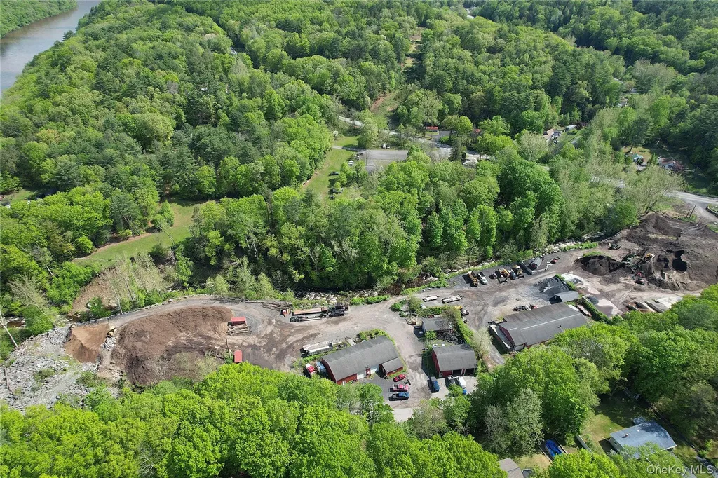 26 Hook Road Sparrowbush NY 12780