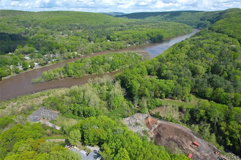 26 Hook Road Sparrowbush NY 12780