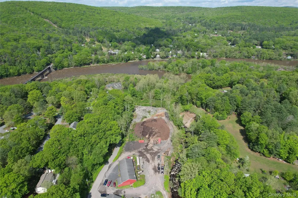 26 Hook Road Sparrowbush NY 12780