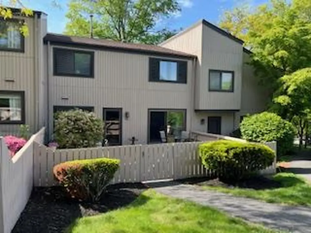 2803 Mulberry Court Poughkeepsie NY 12603