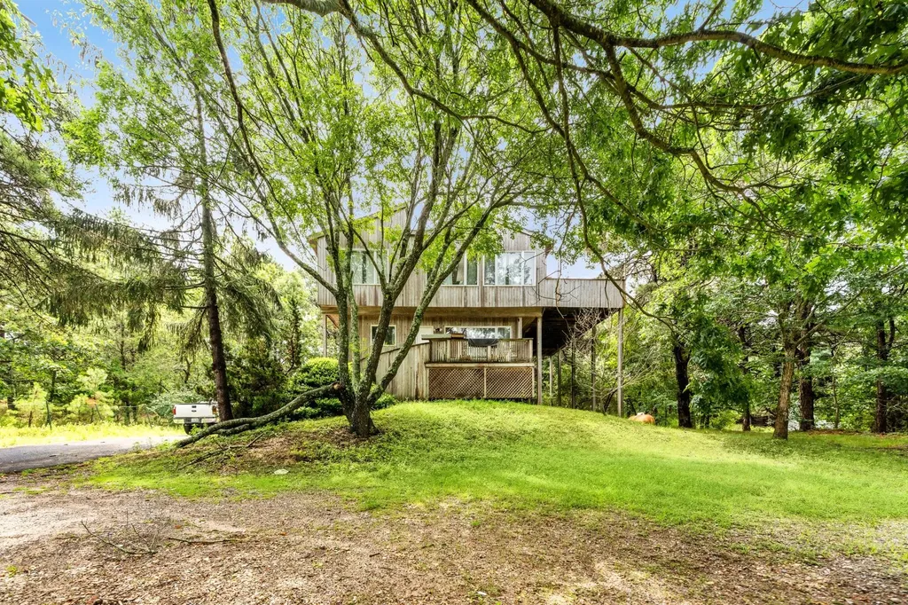 1806 County Road 39 Southampton NY 11968
