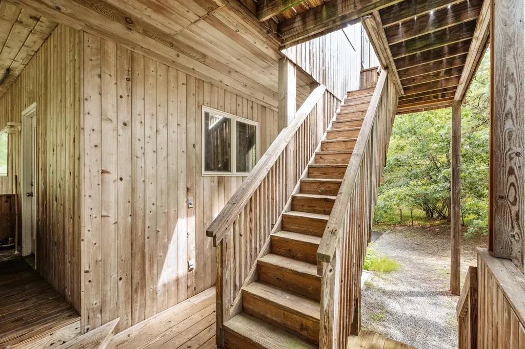 1806 County Road 39 Southampton NY 11968
