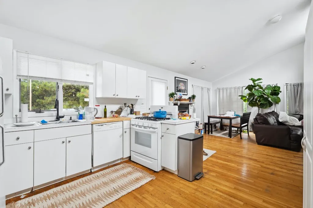 1806 County Road 39 Southampton NY 11968