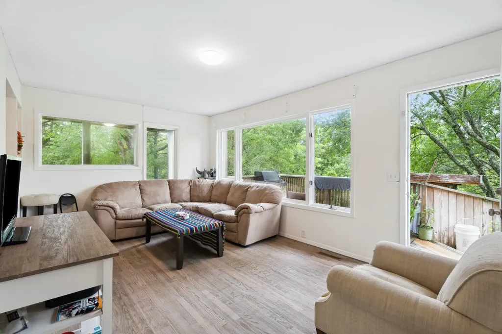 1806 County Road 39 Southampton NY 11968