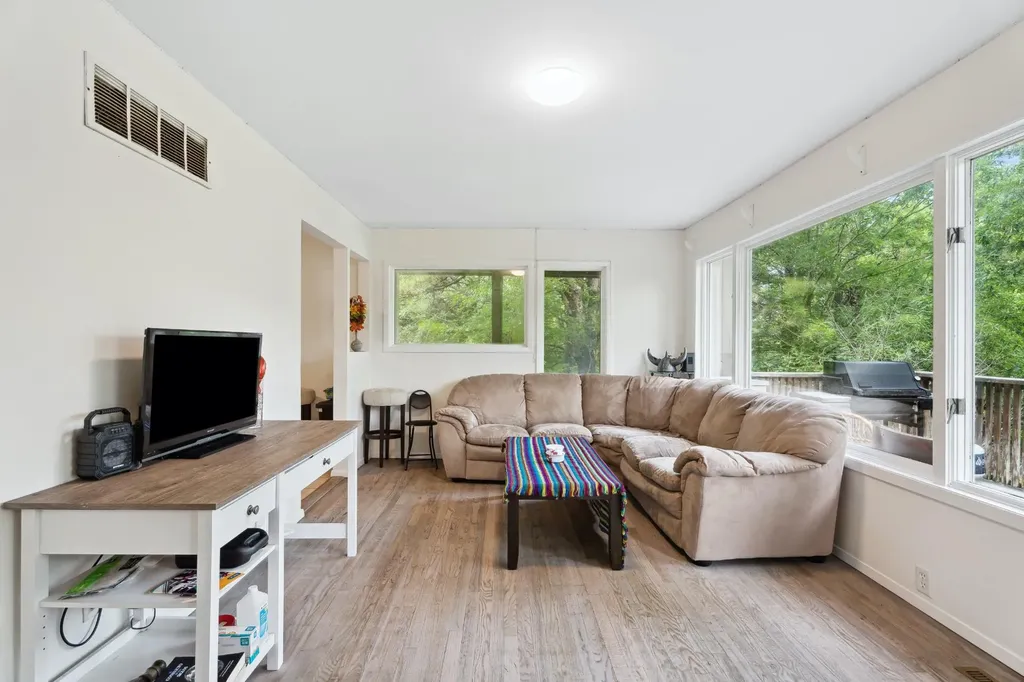 1806 County Road 39 Southampton NY 11968