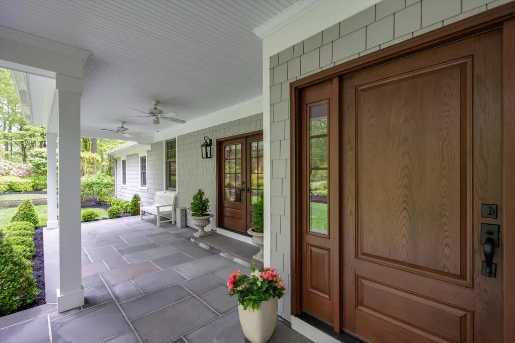 84 Saw Mill Road Cold Spring Harbor NY 11724