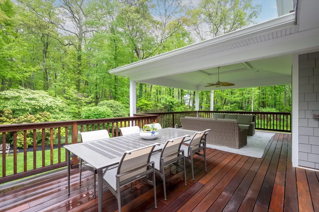84 Saw Mill Road Cold Spring Harbor NY 11724