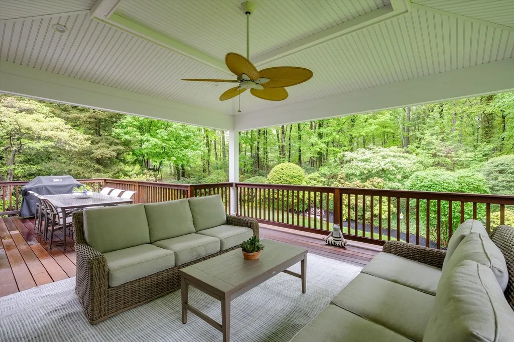 84 Saw Mill Road Cold Spring Harbor NY 11724