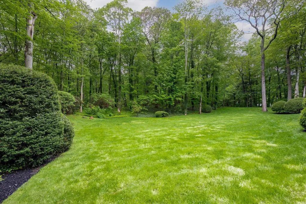 84 Saw Mill Road Cold Spring Harbor NY 11724