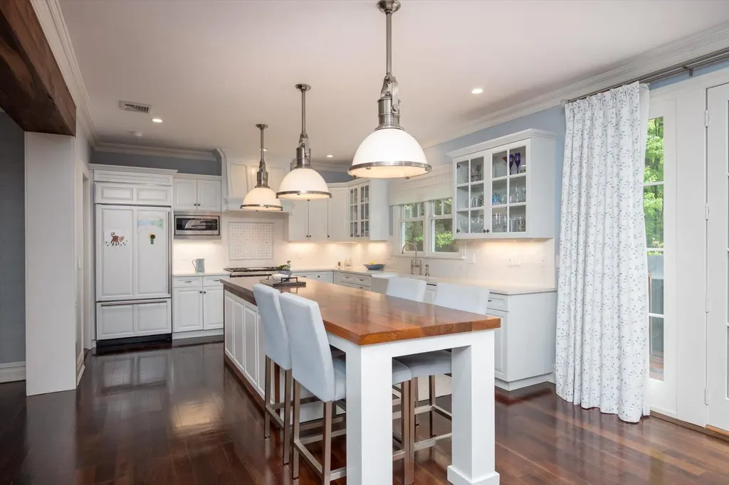 84 Saw Mill Road Cold Spring Harbor NY 11724