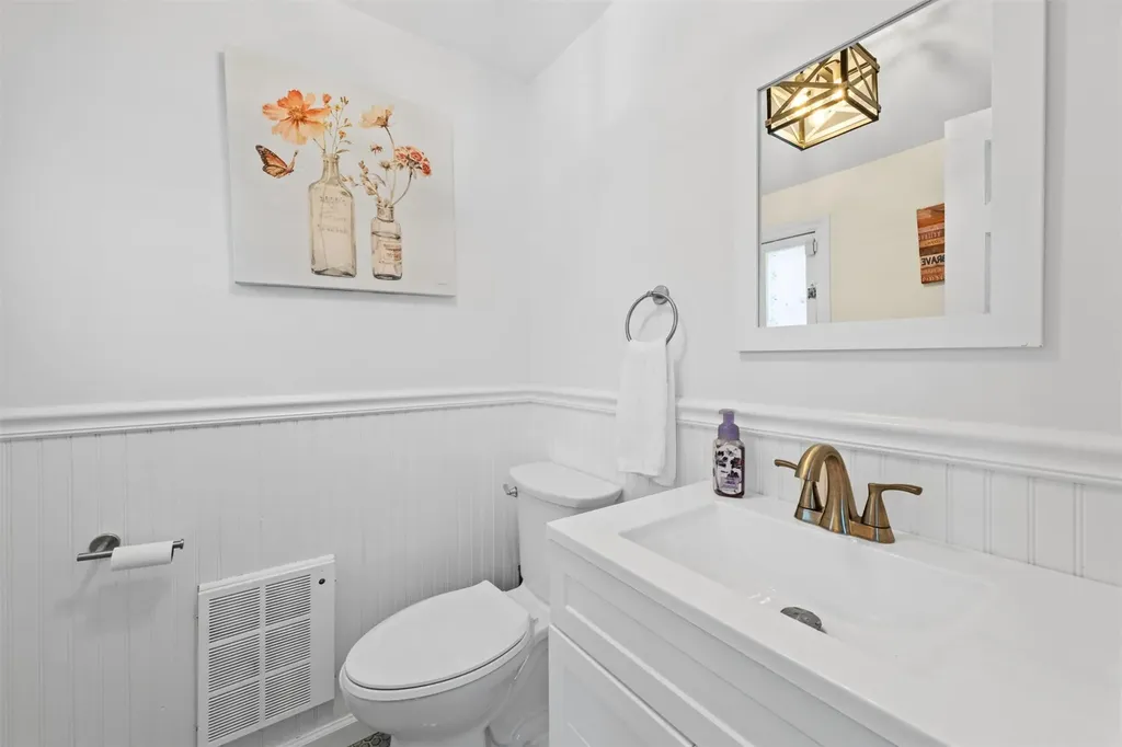 70 Willow Lane New Windsor NY 12553