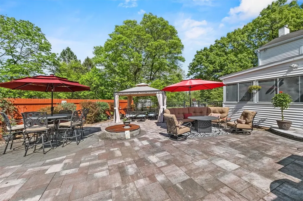70 Willow Lane New Windsor NY 12553