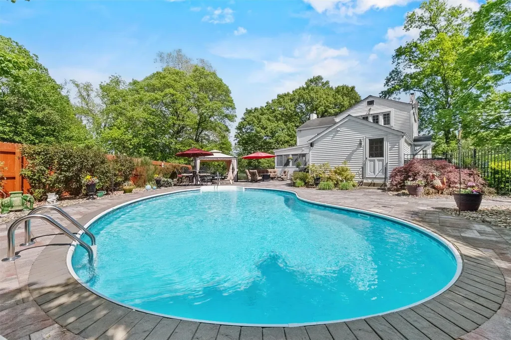 70 Willow Lane New Windsor NY 12553
