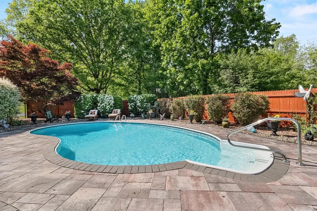 70 Willow Lane New Windsor NY 12553