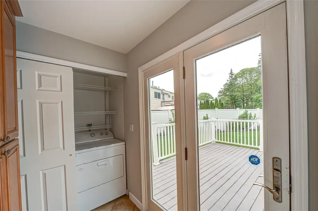 11 Dartmouth Drive Deer Park NY 11729