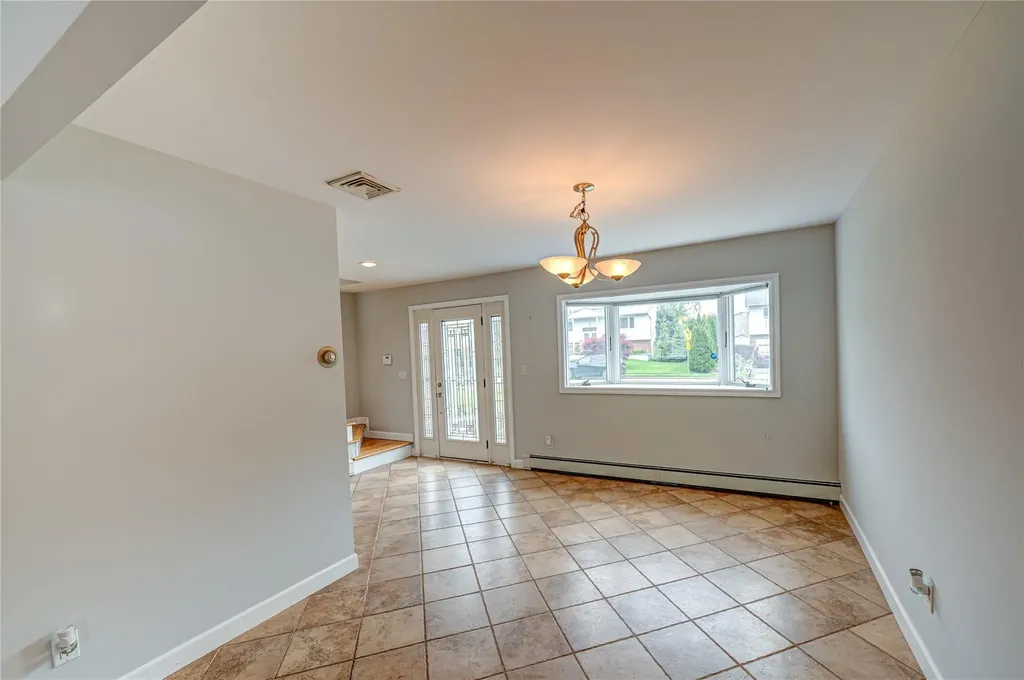 11 Dartmouth Drive Deer Park NY 11729