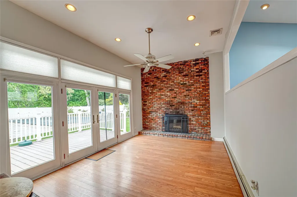 11 Dartmouth Drive Deer Park NY 11729