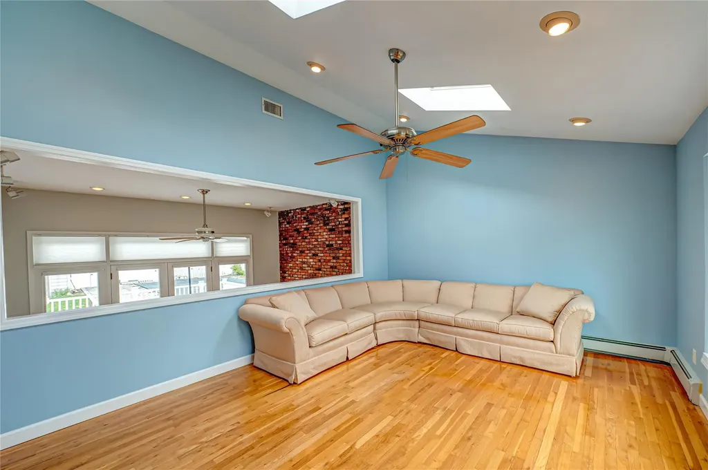 11 Dartmouth Drive Deer Park NY 11729