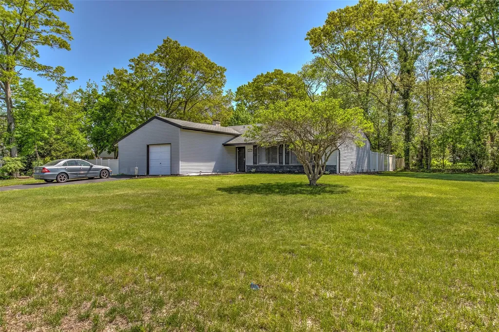 12 Folsom Lane Coram NY 11727