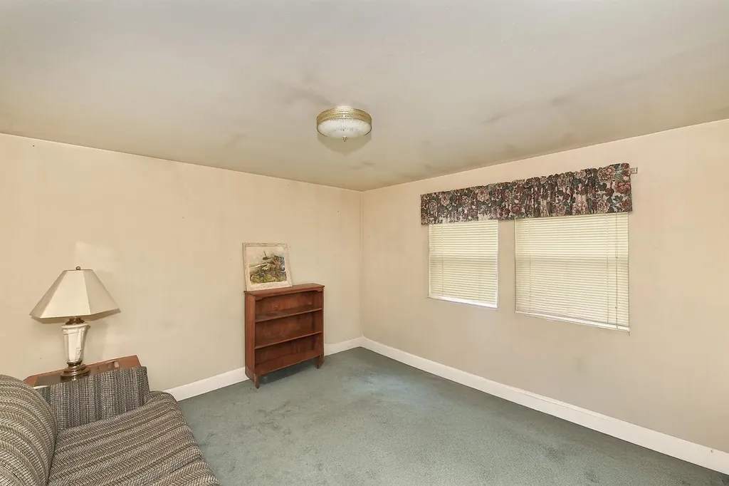 152 Haven Lane Levittown NY 11756