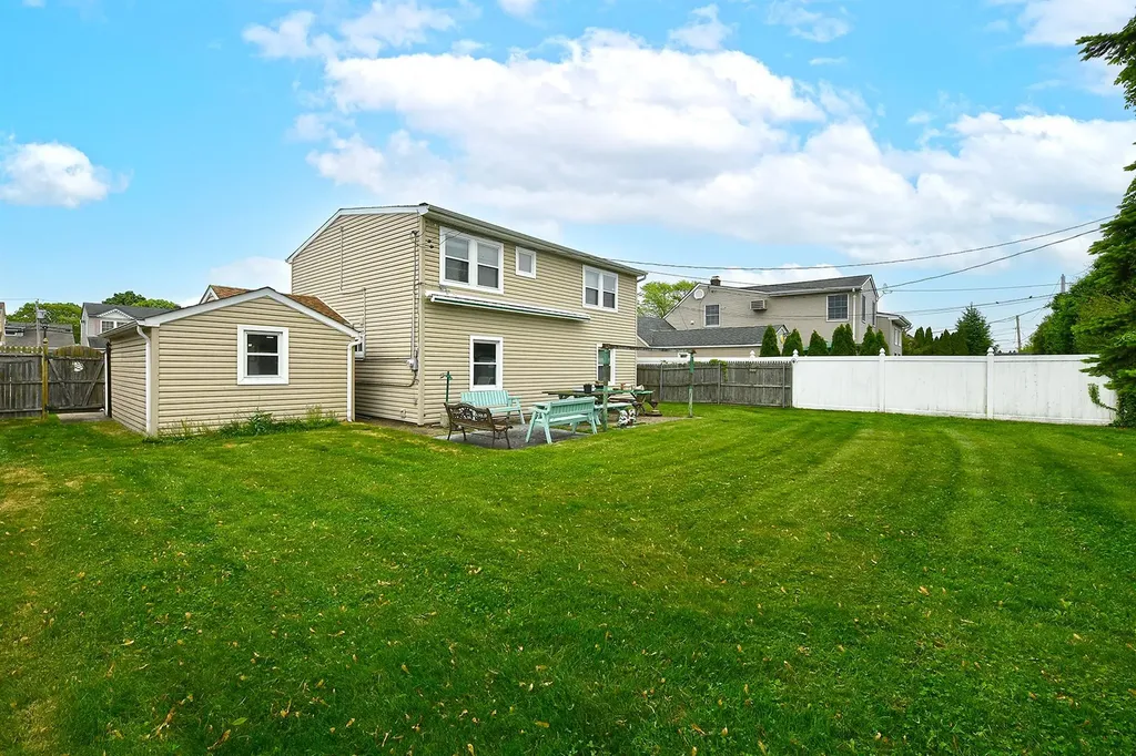 152 Haven Lane Levittown NY 11756