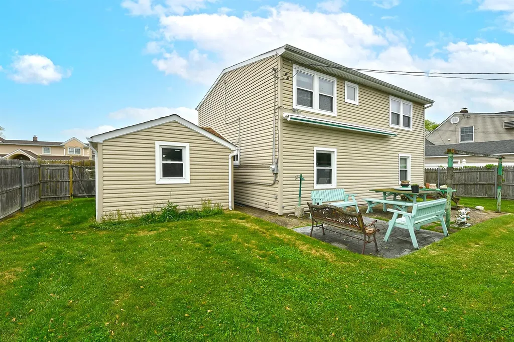152 Haven Lane Levittown NY 11756