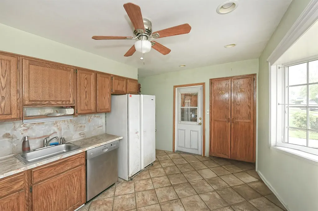 152 Haven Lane Levittown NY 11756