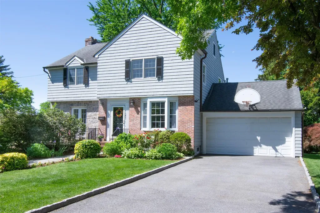 953 Peace Street Pelham NY 10803