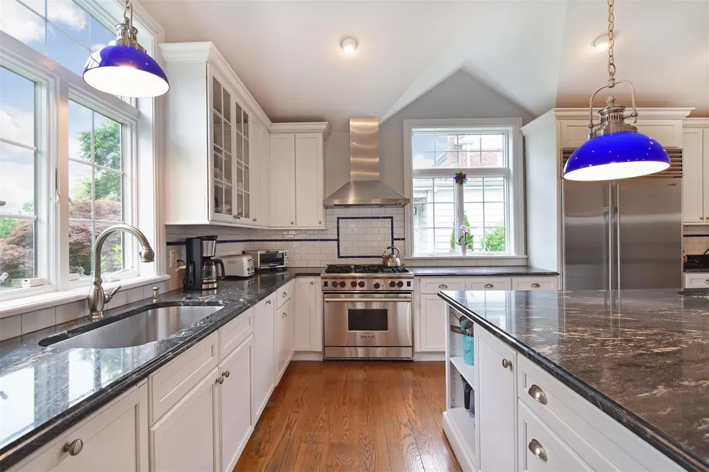 953 Peace Street Pelham NY 10803